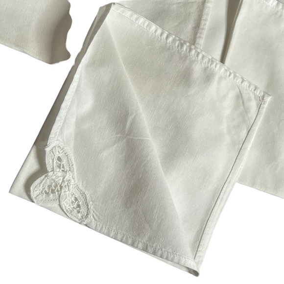 Vintage Set of 7 Linen & Battenberg Dinner Napkins - Picture 2 of 4